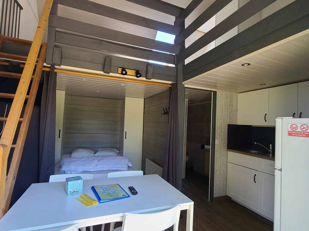 Gîte avec terrasse à La Douze, idéal pour 5 personnes in La Douze, Périgord Blanc