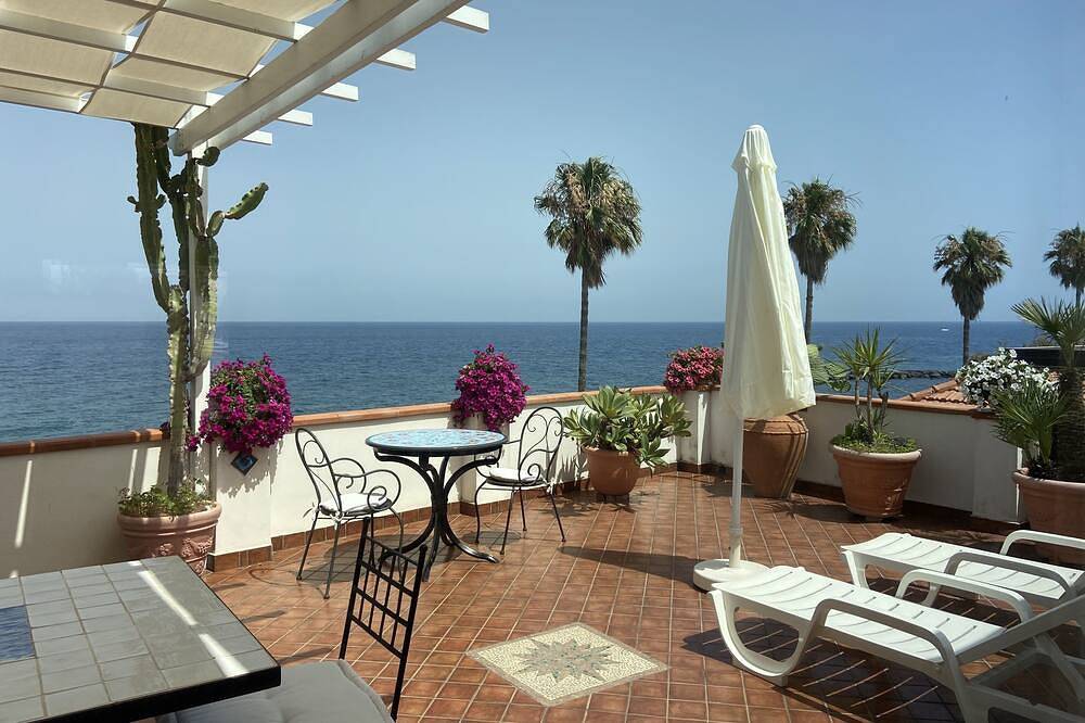 Terrazza al mare in Torre Archirafi, Riposto