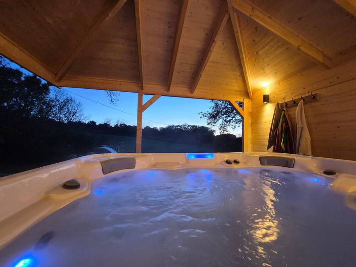 Casa rural '"Le Rêve Champêtre"' con piscina privada, terraza privada y wifi in Anthé, Quercy