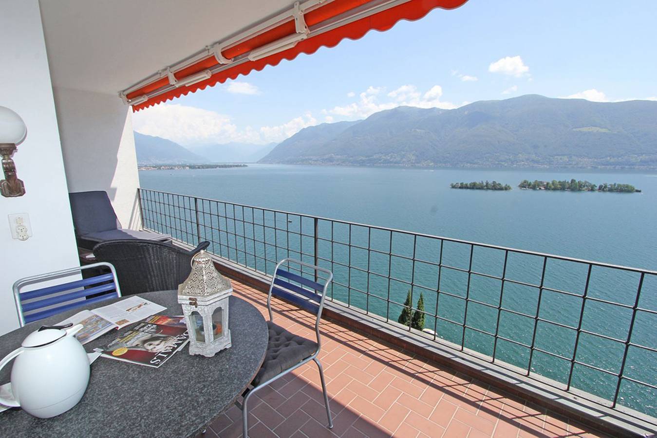 Ganze Wohnung, Grosszügige Wohnung mit herrlicher Panoramasicht auf den Brissagoinseln in Ronco sopra Ascona, Tessiner Alpen