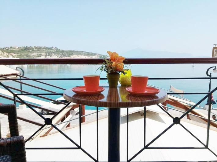 Gîte pour 2 personnes, avec vue et balcon dans Pythagoreio