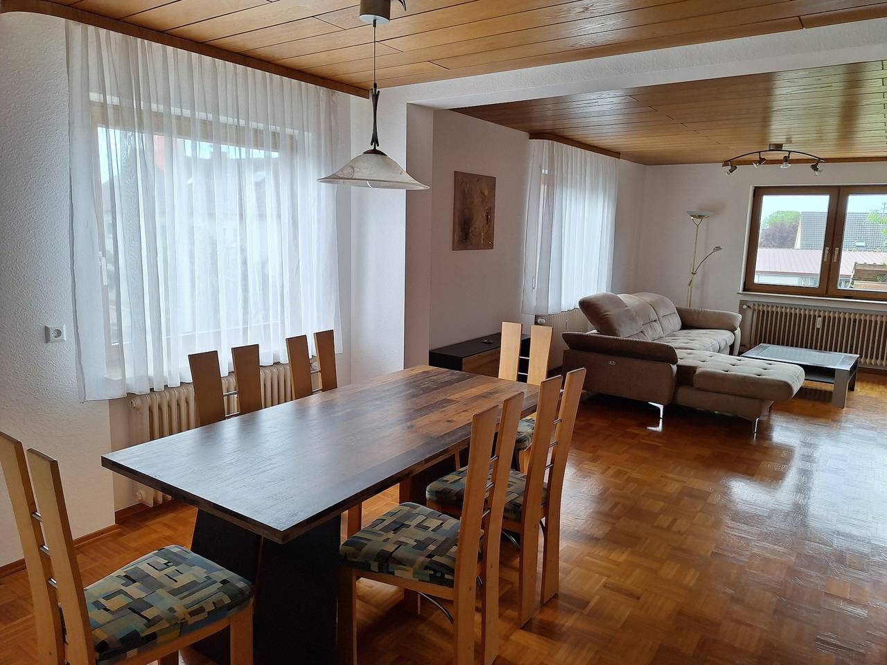 Ganze Wohnung, Ferienwohnung mit Balkon nahe Legoland, Peppa Pig Park und Lonetal in Alb-Donau-Kreis