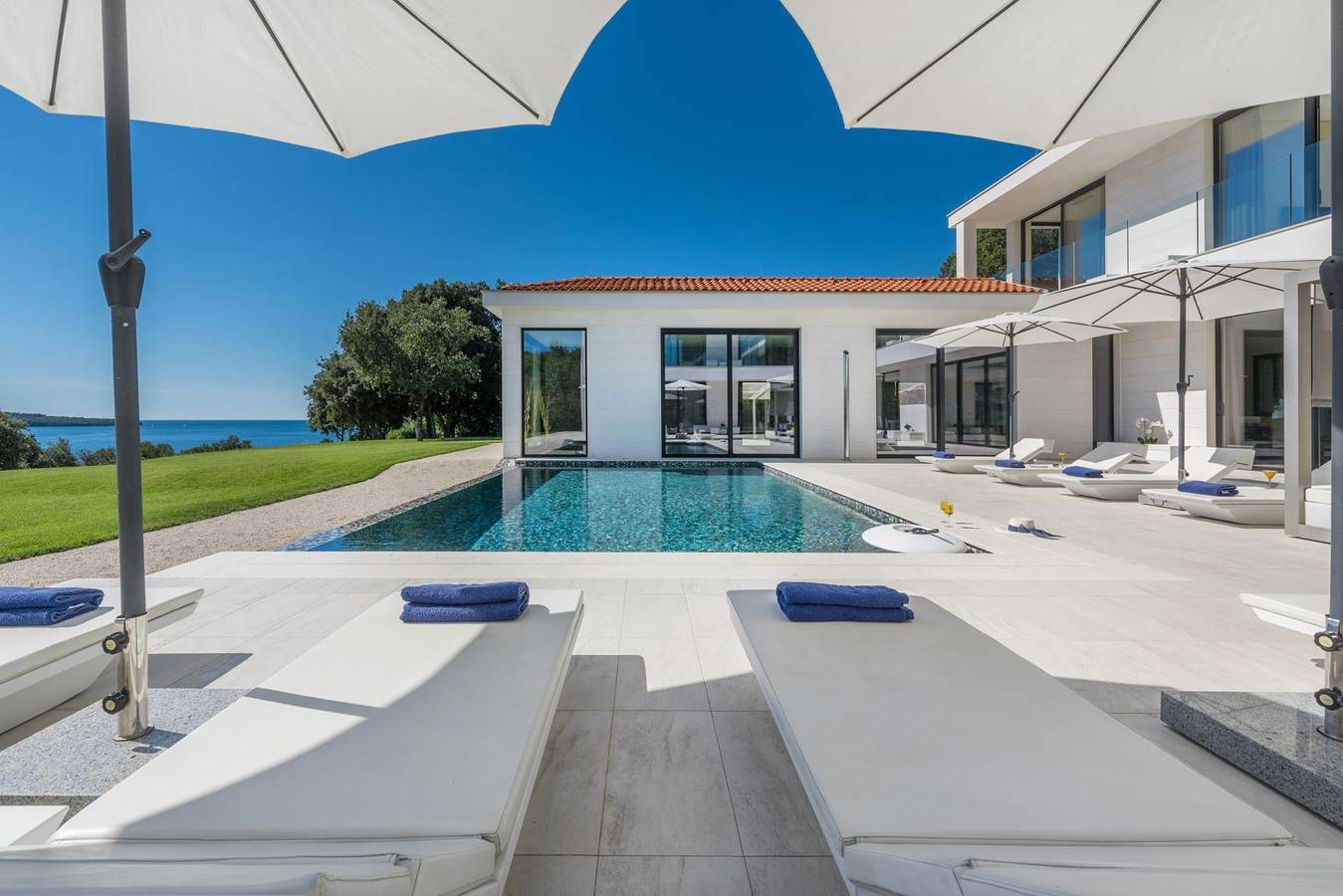 Stunning Seafront House in Istria | Villa Vrsar Magnifique | Contemporary 5 Bedroom Villa | Sauna and Gym | Direct Access To Sea in Vrsar, Općina Vrsar