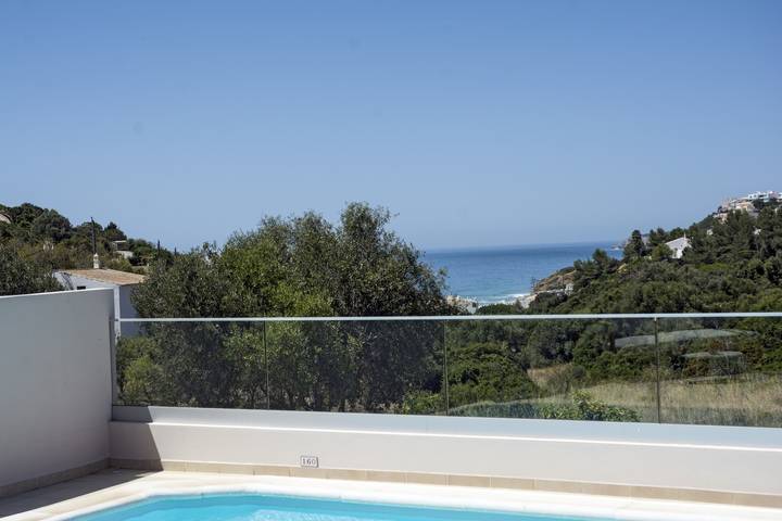 Ferienhaus für 8 Personen, mit Balkon und Terrasse sowie Garten und Pool in Salema - 3
