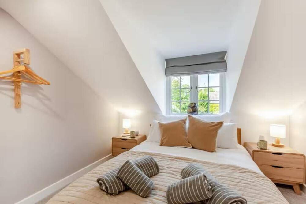 Entire apartment, Leck Beck Loft one bed luxury apartment, private garden, dining area & Hot Tub. in Lancashire