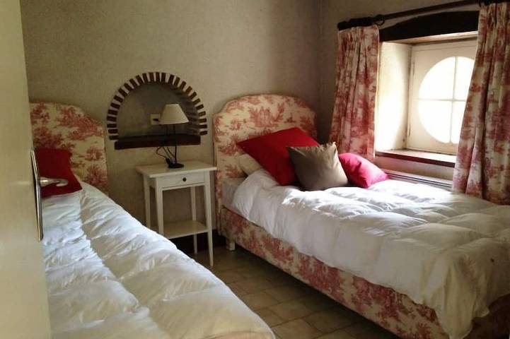 Gîte pour 5 personnes, avec jardin à Cellettes - 3