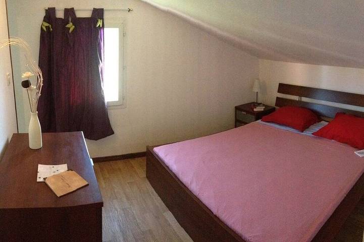 Location de vacances pour 6 personnes, avec terrasse et jardin à Solaro - 4