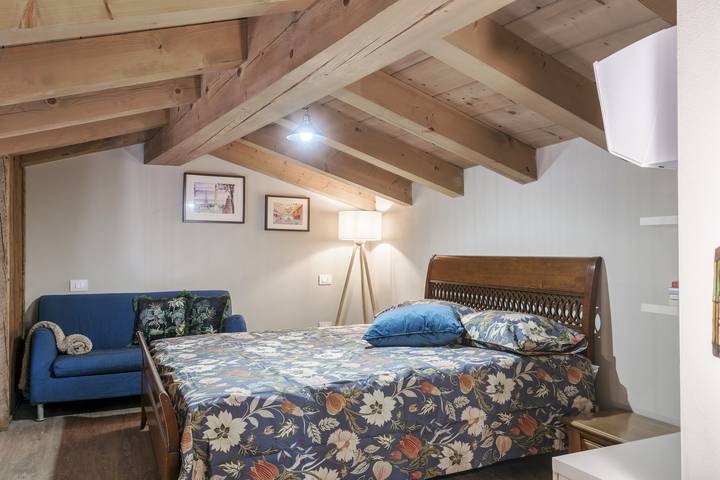 Studio entier, Corte Monteleone - Appartamento con 3 camere e 3 bagni in Castelnuovo del Garda, Montagnes autour du lac de Garde