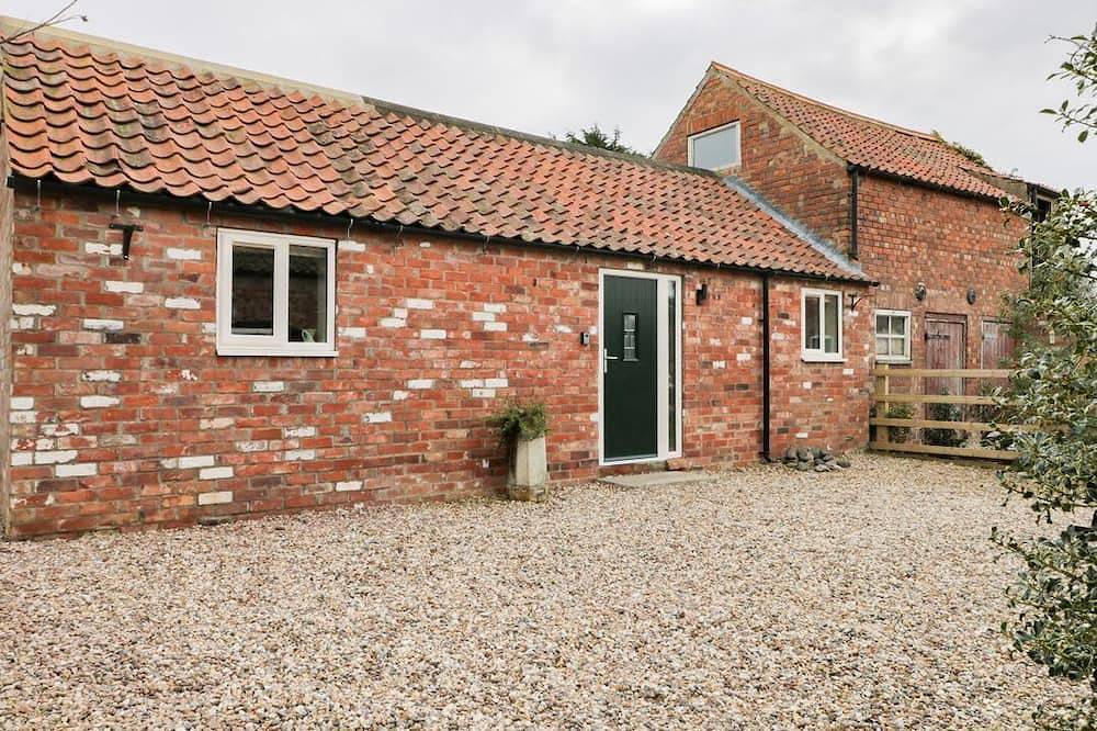 Log Cabin for 2 People in Brandesburton, East Riding of Yorkshire