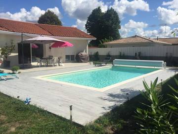Chambre d’hôte pour 4 personnes, avec vue et terrasse ainsi que jardin et piscine à Le Teich