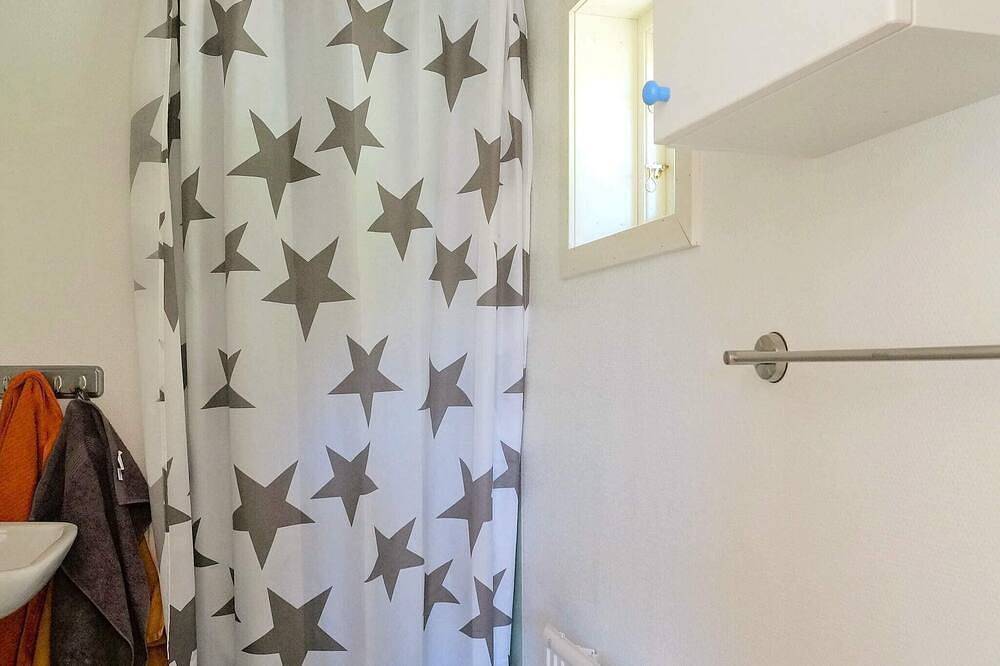 4 Personen Ferienhaus in Axvall in Öglunda distrikt, Västergötland