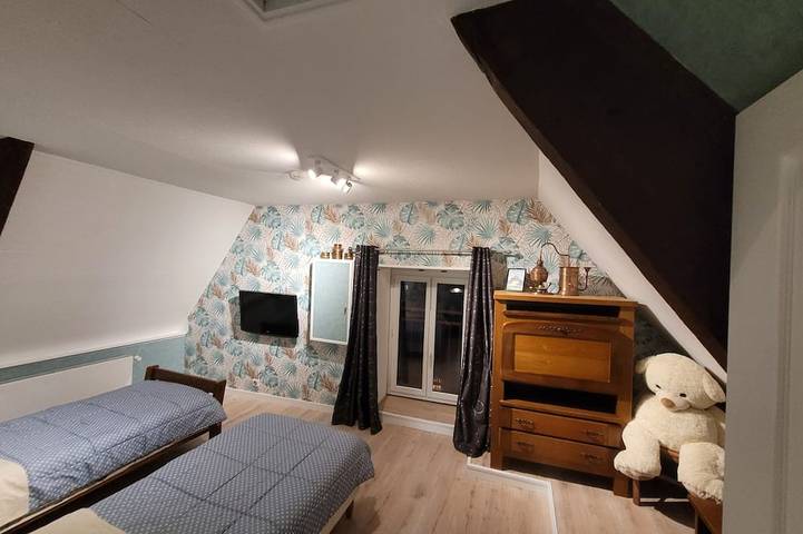 Gîte pour 6 personnes, avec jardin à Lanvallay - 4