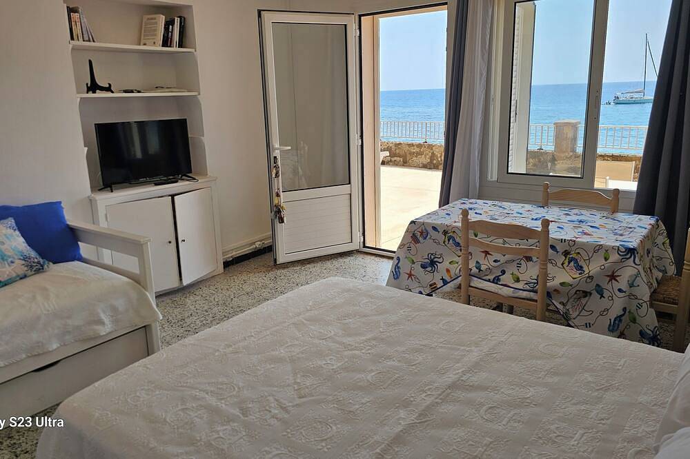 Geheel appartement, Waterfront Studio in Erbalunga, Brando