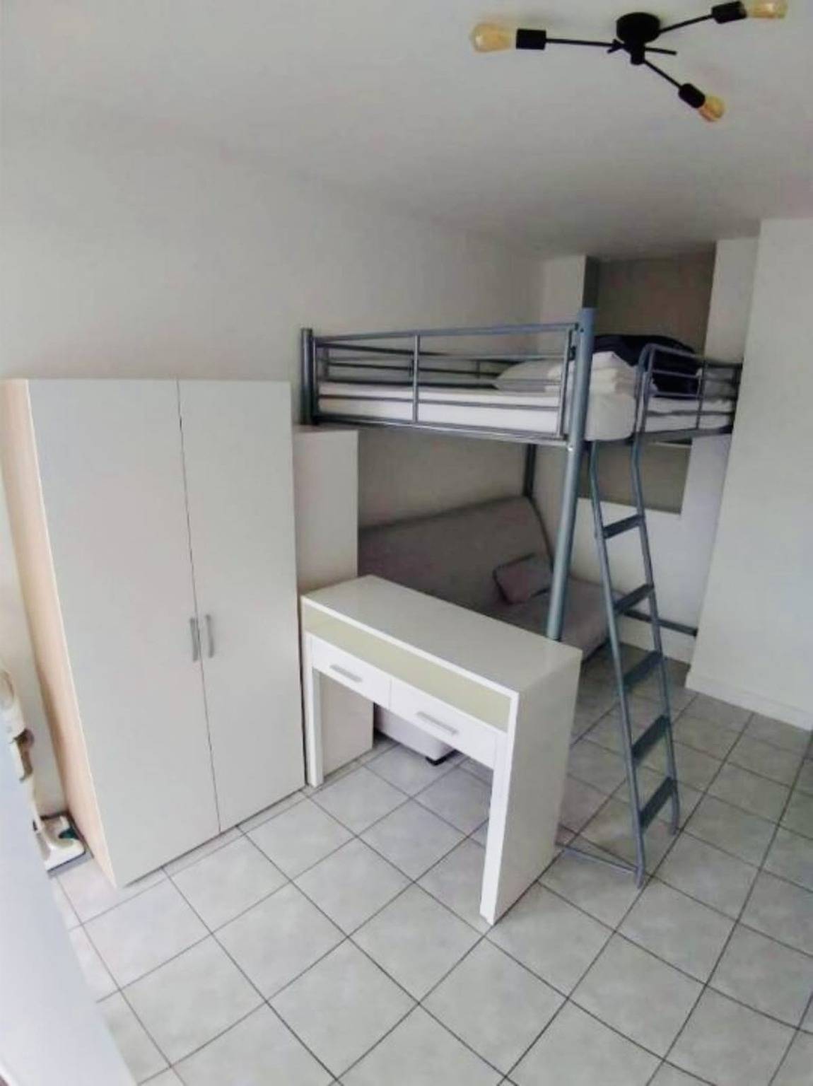 Estudio entero, Charming studio with terrace and parking in La Rochelle, Región de La Rochelle