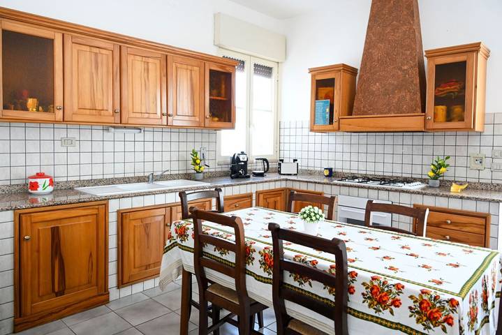 Gîte pour 8 personnes, avec jardin à Sant'Isidoro - 4