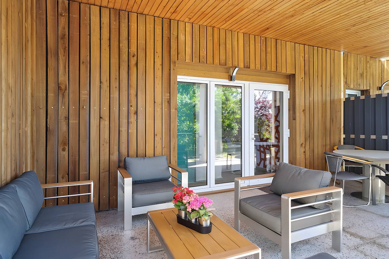 Ganze Wohnung, Ferienwohnung „Zum Segel“ 2 mit privater Terrasse und Wlan in Bungalowdorf Zadelsdorf, Zeulenroda-Triebes