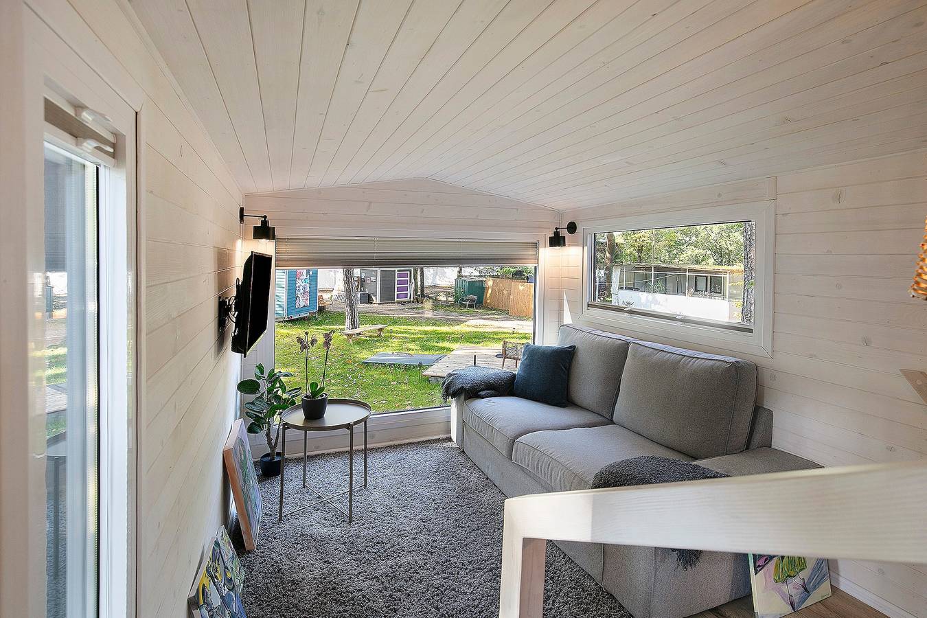 Ganze Ferienwohnung, Tiny Home 'Tiny House Nr 4' mit privater Terrasse, Wi-Fi und Klimaanlage in Caputh, Schwielowsee
