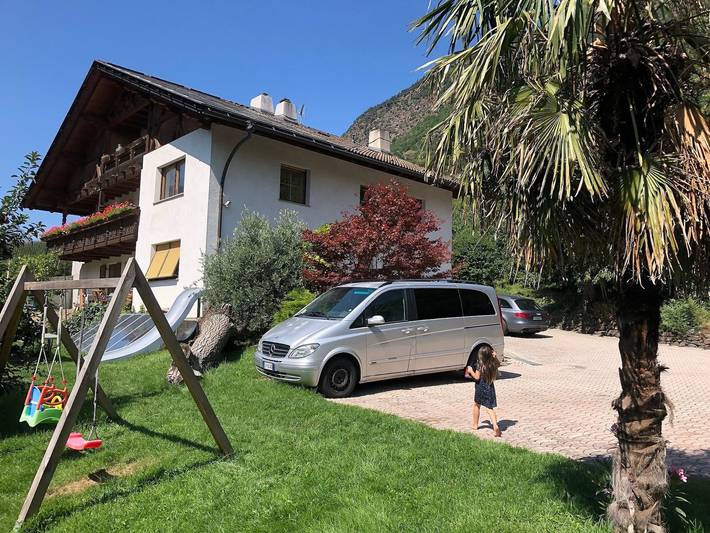 Ferienwohnung für 4 Personen, mit Ausblick und Garten im Vinschgau