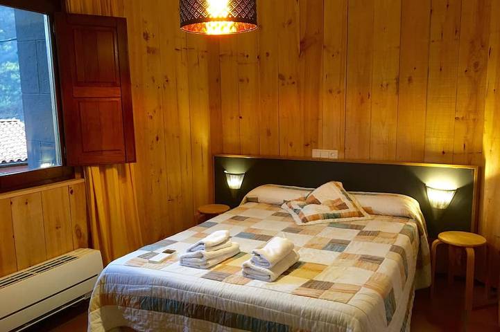 Apartamento entero, Alojamiento en las montaña. Jacuzzi. Picos de Europa. Asturias. Cangas de Onís. in Taranes, Ponga