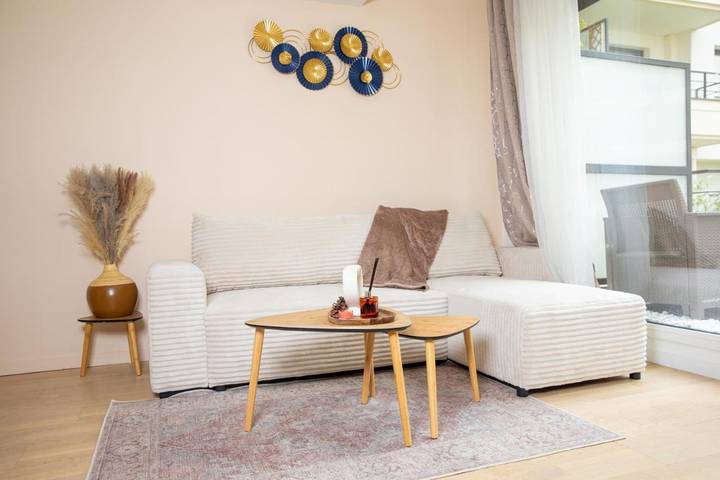 Gîte pour 4 personnes, avec jardin et vue, adapté aux familles dans Stade Yves du Manoir - 2