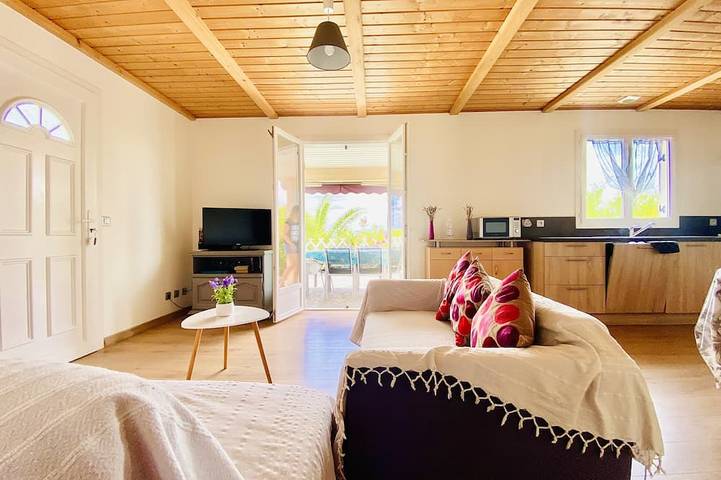 Location de vacances pour 6 personnes, avec terrasse et jardin à Saint-Just-d'Ardèche - 2