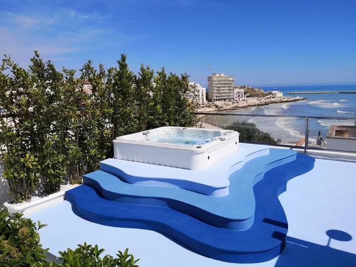 B&b per 2 persone, con balcone e piscina nonché idromassaggio a Vieste