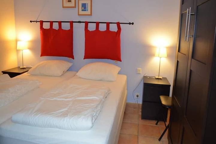 Location de vacances pour 6 personnes, avec piscine ainsi que terrasse et jardin à Escales - 3