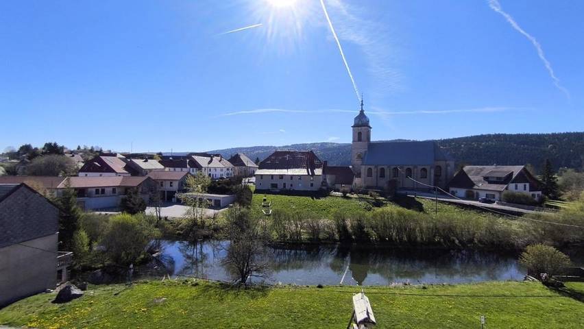 Gîte pour 4 personnes, avec vue dans Mouthe - 2