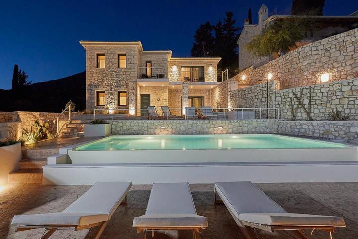 Villa for 5 people, with garden and pool as well as view in Parga
