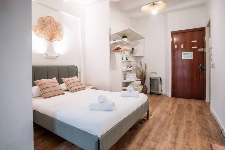 Ganze Wohnung, 44Poc1062 - Studio newly decorated in Poble Sec in Barcelona Zentrum, Barcelona