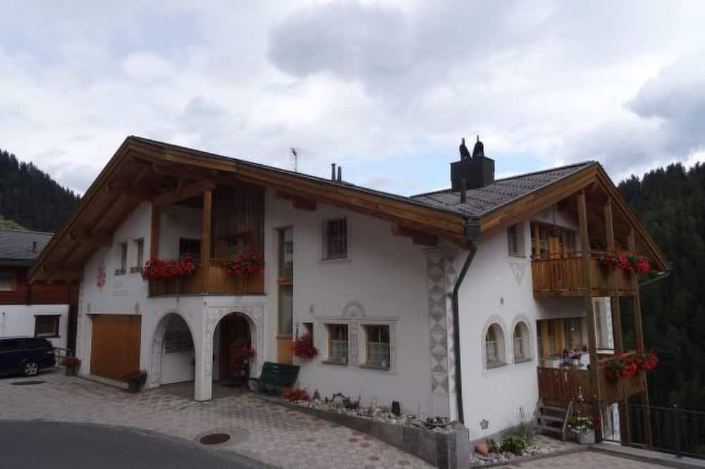 Ganze Wohnung, Haus Helvetia, (Samnaun-Compatsch). in Compatsch (Samnaun), Samnaun
