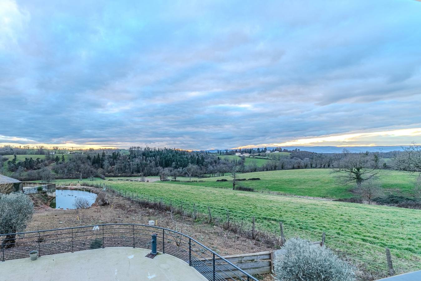 Appartement entier, La Ferme aux Paons - Appartement pour 5p in Coutouvre, Région de Roanne