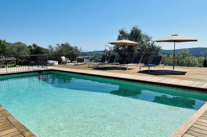Villa pour 10 personnes, avec terrasse et jardin - 1