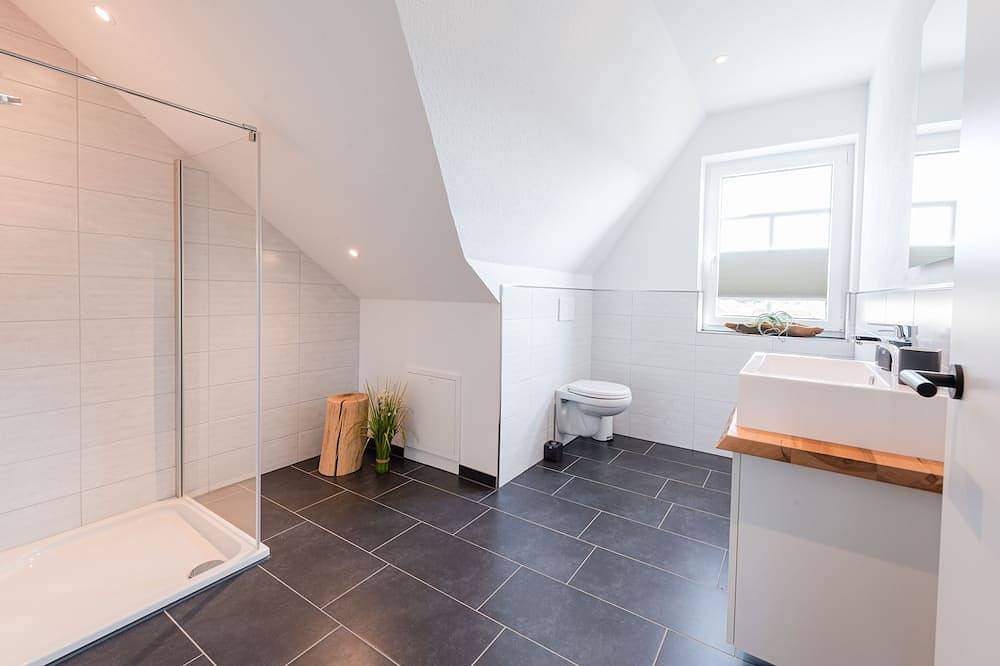 Ganze Wohnung, Ferienhaus \"Wangerooge\" mit 102 qm - im Ferienpark Harkebrügge in Barßel, Oldenburger Münsterland