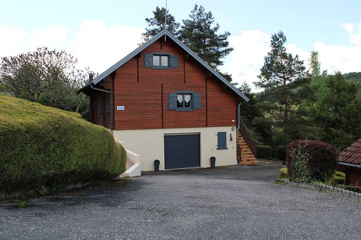 Chalet pour 8 personnes, avec jardin et vue sur le lac dans le Jura - 2