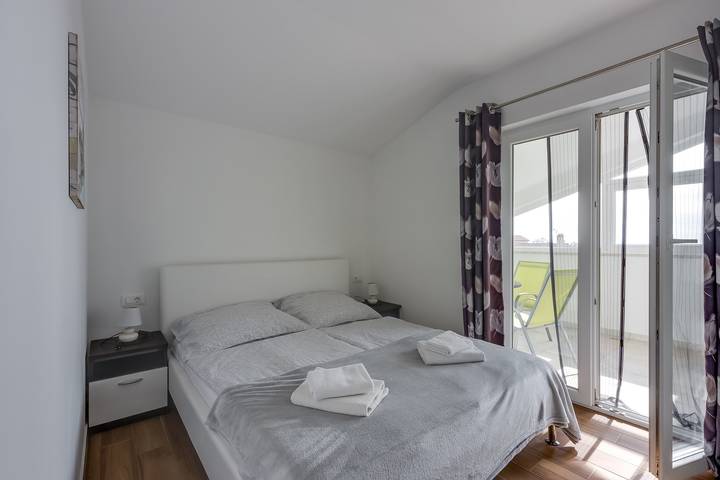 Ferienwohnung für 4 Personen, mit Meerblick und Balkon/Terrasse in Nova Vas