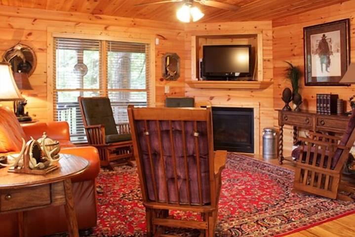 Vacation house for 8 people, with hot tub in Helen