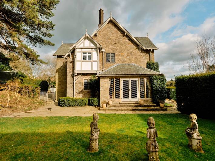 Holiday rental for 12 people, with Hot tub in Cheshire