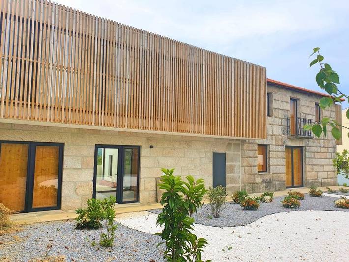 Location de vacances pour 6 personnes, avec Balcon et Terrasse ainsi que Jardin et Vue dans Alijó