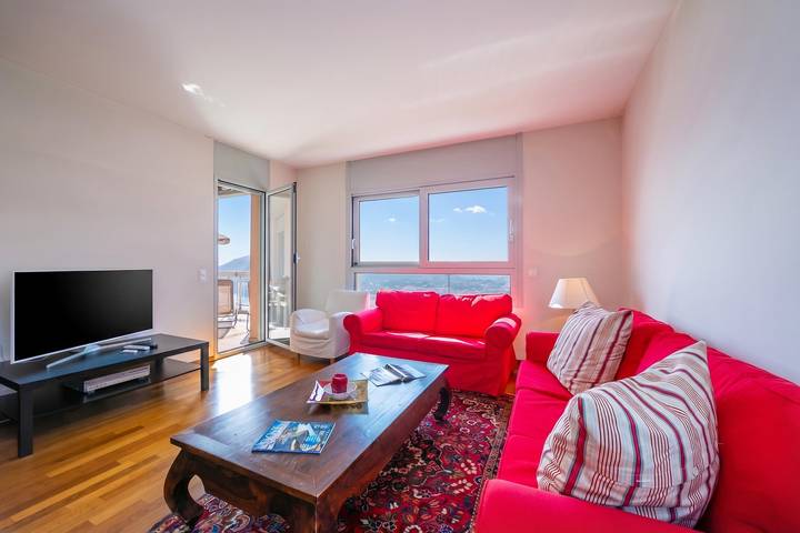 Appartement entier, La Maison du Bonheur with Shared Pool & Sauna in Lugano, Lac de Lugano