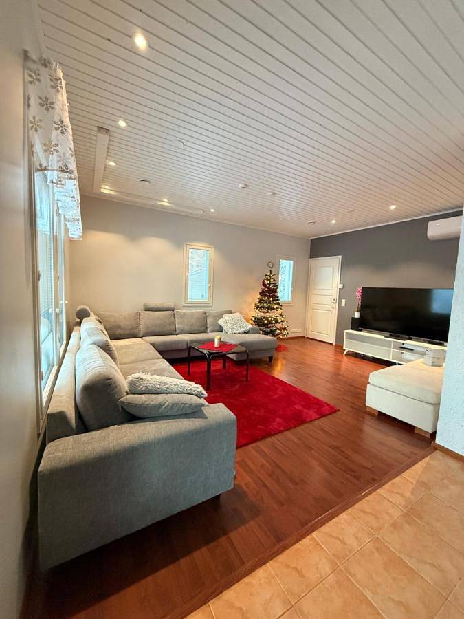 Ferienwohnung für 7 Personen, mit Sauna und Balkon, kinderfreundlich