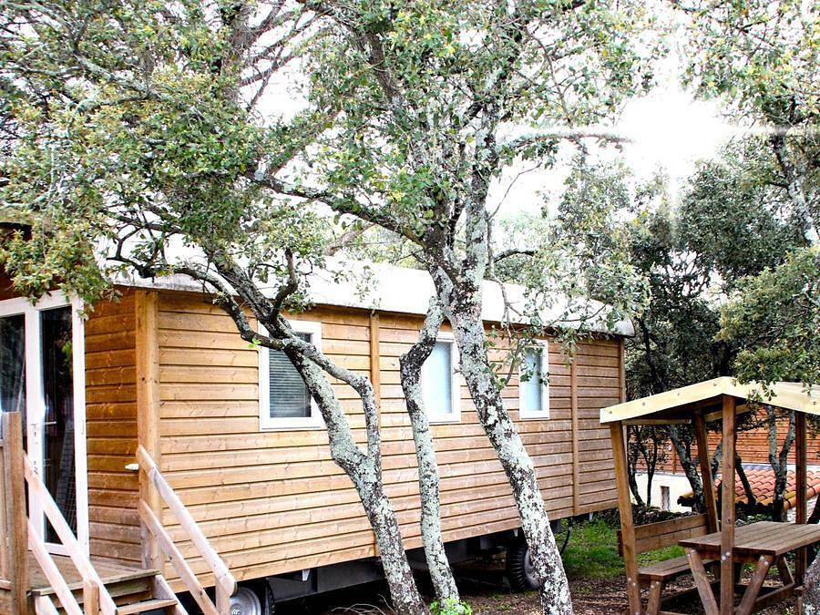 Camping Les chênes - Hébergement 4 personnes - Climatisée - 2 ch - 8,10 x 3.22m / Cigale, Grillon, Chardonnet, Mésange in Junas, Région de Nîmes