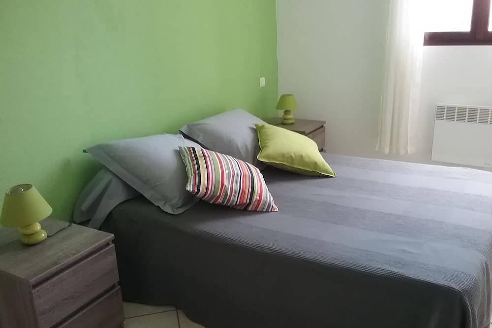 Appartement entier, Appartement rénové de 35m2 entre Bastia et Porto-Vecchio in Prunelli-di-Fiumorbo, Parc naturel régional de Corse
