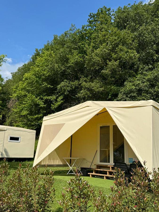 Location de vacances pour 6 personnes, avec piscine ainsi que vue et jardin à Agos-Vidalos - 2