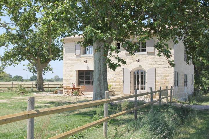 Chambre d’hôte pour 4 personnes, avec jardin à Le Cailar