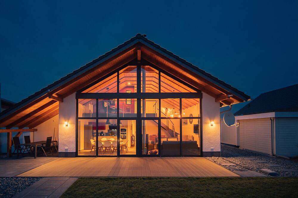 Ferienhaus Chalet 100 mit Privatstrand, Sauna und Kamin! in Löbnitz, Nordsachsen