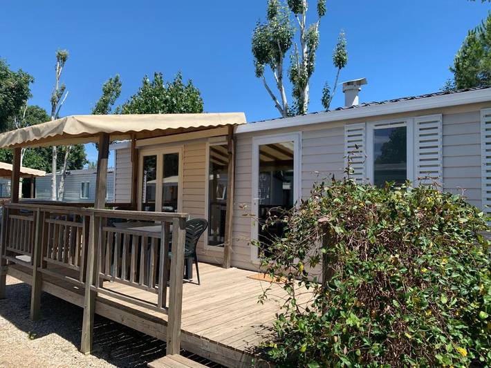Camping para 5 personas, con Jacuzzi además de Terraza y Piscina en Vias