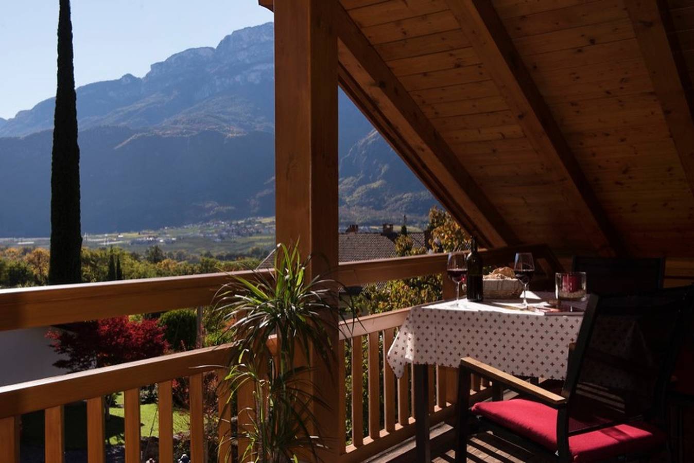 Ganze Wohnung, Ferienwohnung "Rosengartnerhof Maultasch" mit Bergblick, Gemeinschaftspool und Wlan in Oberkreuth, Terlan
