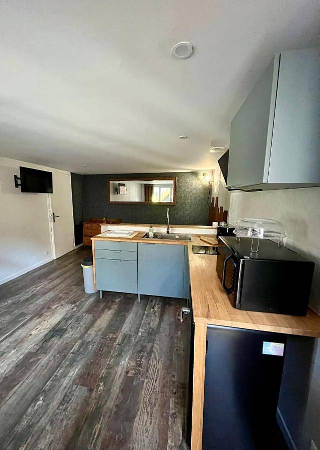 Gîte pour 2 personnes, avec terrasse et jardin dans Pelves