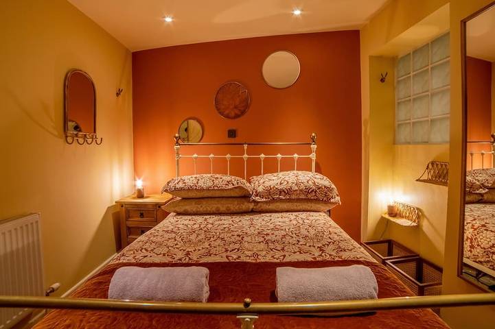 Ganze Wohnung, A couple's paradise in the heart of Lyme Regis moments from the beach in Lyme Regis, Dorset